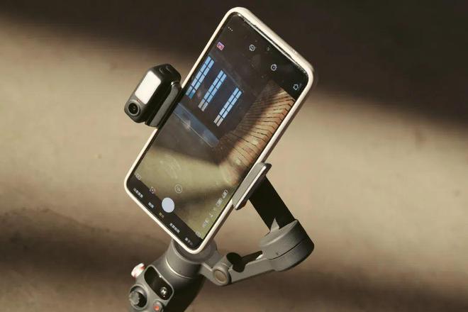 ie 7 Pro稳定器首发初体验！549元！大疆OSMO Mobl(图5)