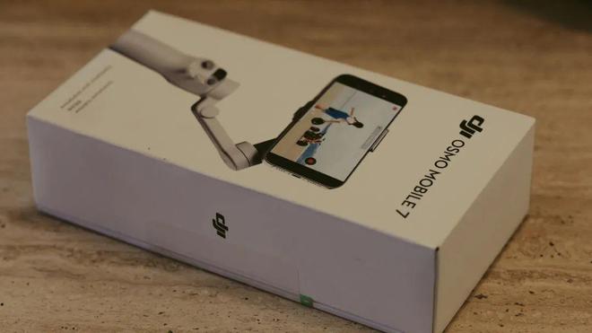 ie 7 Pro稳定器首发初体验！549元！大疆OSMO Mobl(图9)