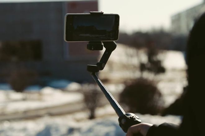 ie 7 Pro稳定器首发初体验！549元！大疆OSMO Mobl(图11)